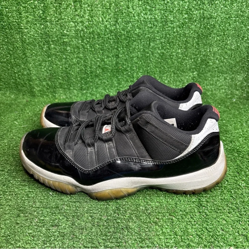 Size 8.5 - Air Jordan 11 Retro‎ Low Infrared 23